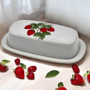 McCoy Pottery Butter Dish Strawberry Country Red Strawberries White Farmhouse